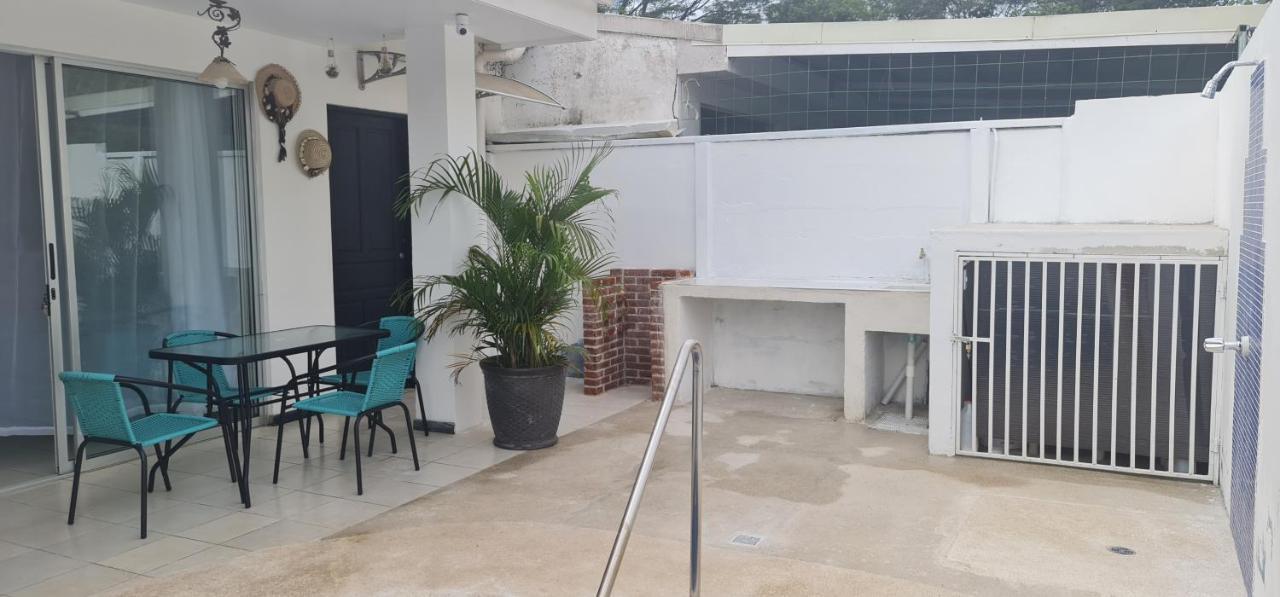Casa Vacacional En Herradura Con Piscina Privada * Playa Herradura (Puntarenas)